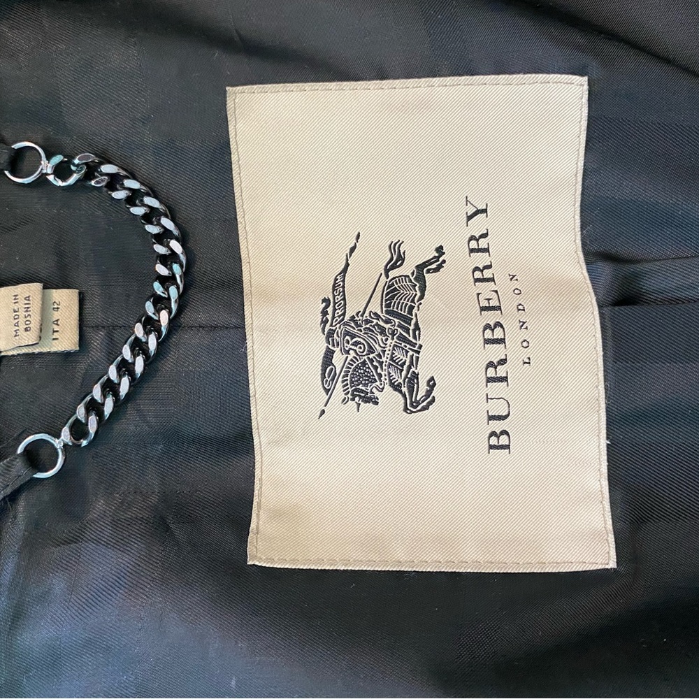Authentic Burberry Fall/Winter Coat - Picture 5 of 7